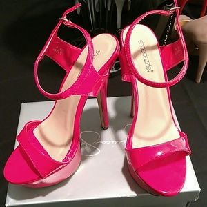 Red Pumps  by Shoe dazzle